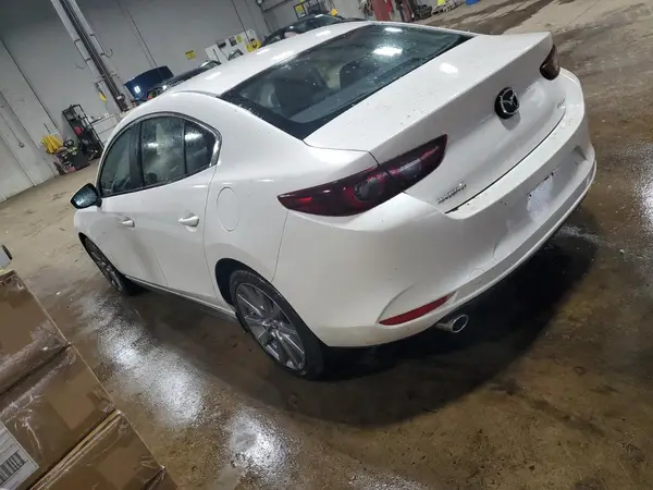 JM1BPACM8S1775538 2025 MAZDA 3 - Image 2