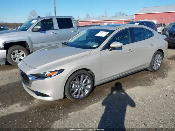 JM1BPACMXS1765383 2025 MAZDA 3 - Image 2
