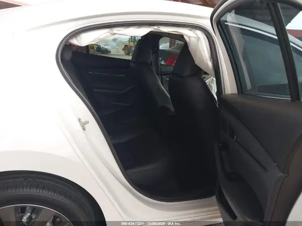 JM1BPACMXS1769725 2025 MAZDA 3 - Image 8