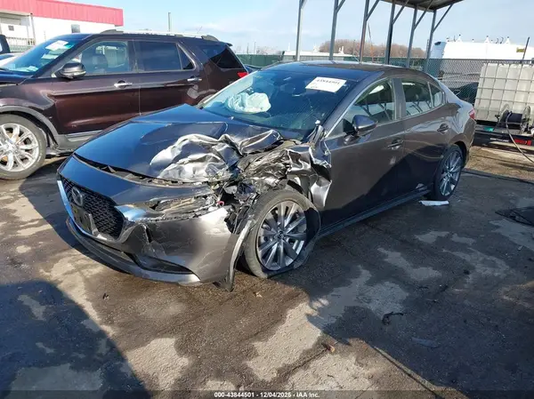 JM1BPADL2K1127635 2019 MAZDA 3 - Image 2
