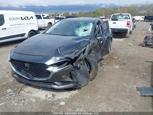 JM1BPADM8K1102215 2019 MAZDA 3 - Image 2