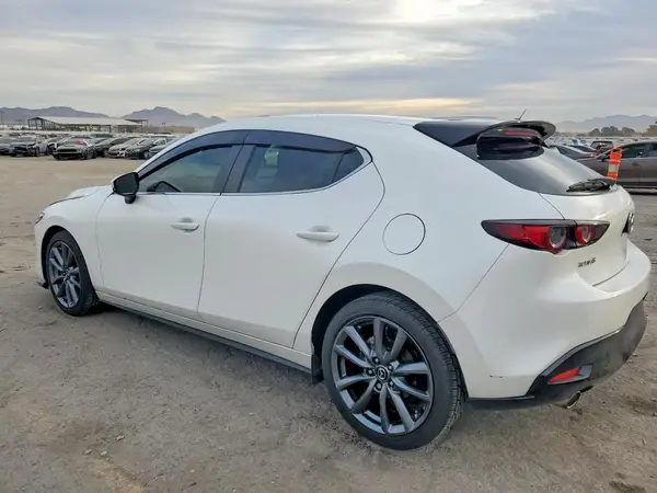 JM1BPAJM6K1132141 2019 MAZDA 3 - Image 2