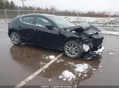 JM1BPAK70N1515988 2022 MAZDA 3