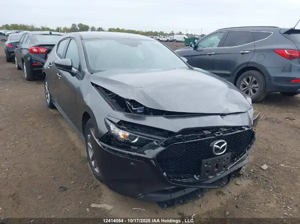 JM1BPAK70N1517322 2022 MAZDA 3 - Image 1