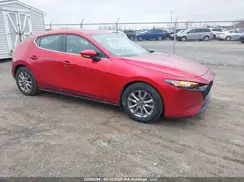 JM1BPAK72M1349553 2021 MAZDA 3