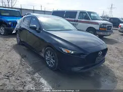 JM1BPAK73M1300765 2021 MAZDA 3