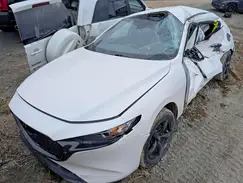 JM1BPAK73M1312267 2021 MAZDA 3