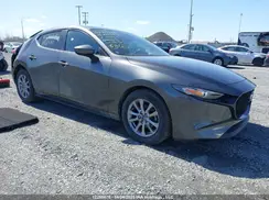 JM1BPAK75K1126811 2019 MAZDA 3