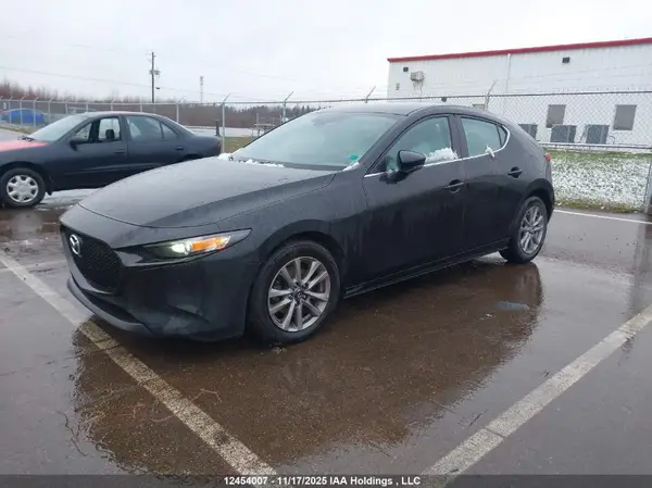 JM1BPAK79L1159814 2020 MAZDA 3 - Image 2