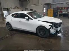 JM1BPAK7XM1350417 2021 MAZDA 3