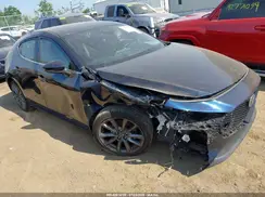JM1BPAKL1M1337052 2021 MAZDA 3