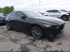 JM1BPAKL1M1337102 2021 MAZDA 3
