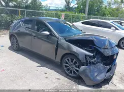 JM1BPAKL1N1519383 2022 MAZDA 3