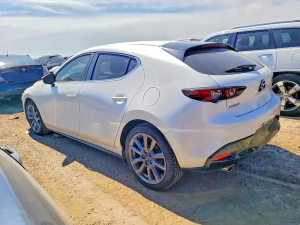 JM1BPAKL5M1400458 2021 MAZDA 3 - Image 2