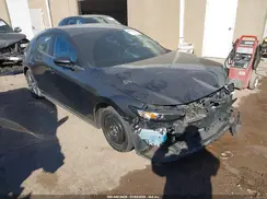 JM1BPAKL7M1337170 2021 MAZDA 3