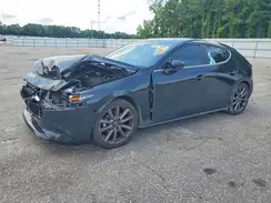 JM1BPAKL8M1323200 2021 MAZDA 3