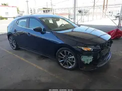 JM1BPAKL9M1307667 2021 MAZDA 3