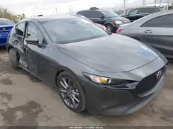 JM1BPAKL9M1339048 2021 MAZDA 3
