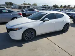JM1BPAKL9M1404240 2021 MAZDA 3