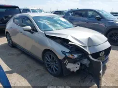 JM1BPAKL9N1504999 2022 MAZDA 3