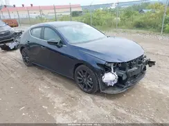 JM1BPAKM0R1703051 2024 MAZDA 3