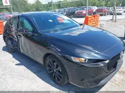 JM1BPAKM1R1704032 2024 MAZDA 3