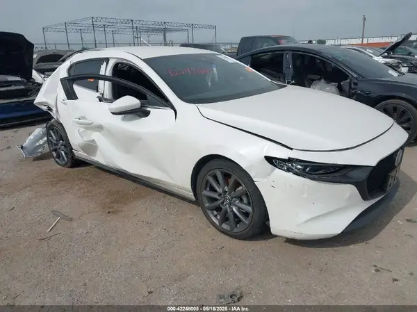 JM1BPAKM3P1616743 2023 MAZDA 3 - Image 1