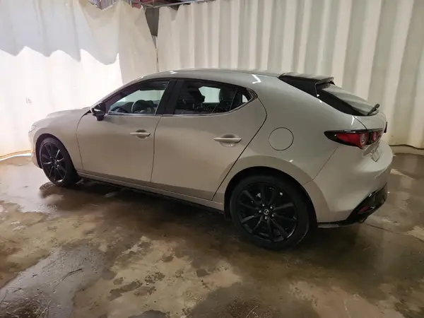 JM1BPAKM4R1714263 2024 MAZDA 3 - Image 2
