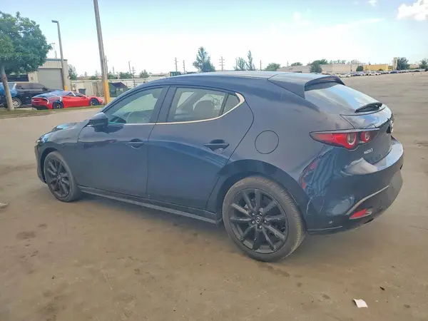 JM1BPAKM4R1721911 2024 MAZDA 3 - Image 2
