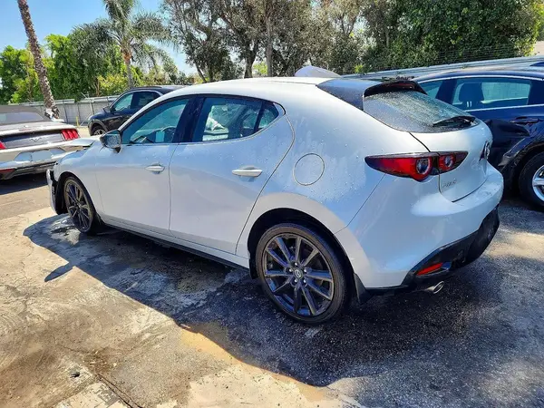 JM1BPAKM7S1778061 2025 MAZDA 3 - Image 2