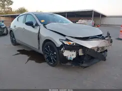 JM1BPAKM8R1704528 2024 MAZDA 3