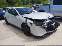 JM1BPAKM8R1721698 2024 MAZDA 3