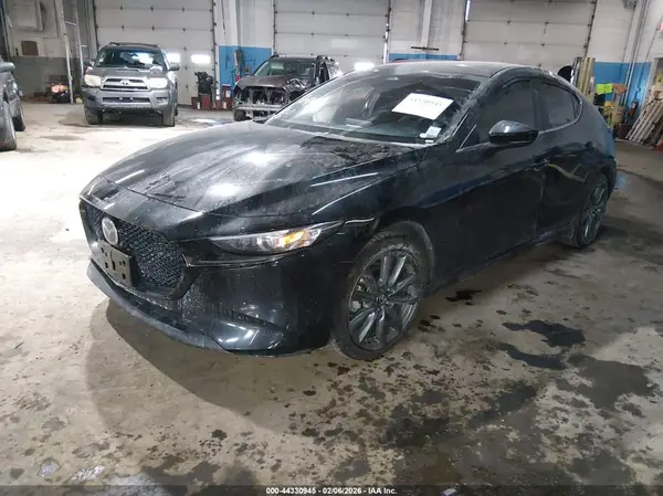 JM1BPALM3R1712745 2024 MAZDA 3 - Image 2