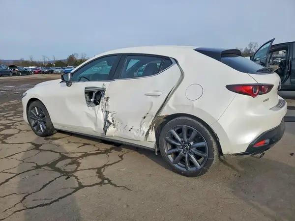 JM1BPALM7S1751134 2025 MAZDA 3 - Image 2