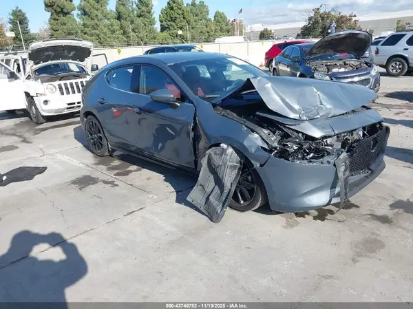 JM1BPAML1M1338442 2021 MAZDA 3