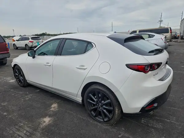 JM1BPAML4T1850131 2026 MAZDA 3 - Image 2