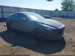 JM1BPAML5N1516063 2022 MAZDA 3
