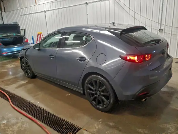 JM1BPAMLXM1334941 2021 MAZDA 3 - Image 2