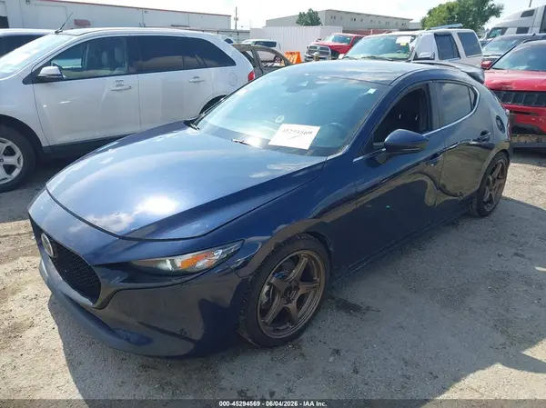 JM1BPAMM1K1143608 2019 MAZDA 3 - Image 2