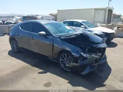 JM1BPAMM5K1131672 2019 MAZDA 3