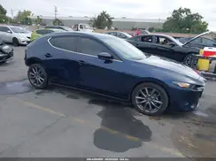 JM1BPAMM6K1142468 2019 MAZDA 3