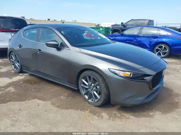 JM1BPAMM6K1142597 2019 MAZDA 3 - Image 1