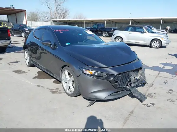 JM1BPAMM8K1120231 2019 MAZDA 3 - Image 1