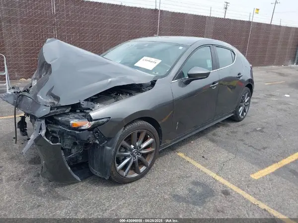 JM1BPAMM9K1138060 2019 MAZDA 3 - Image 2