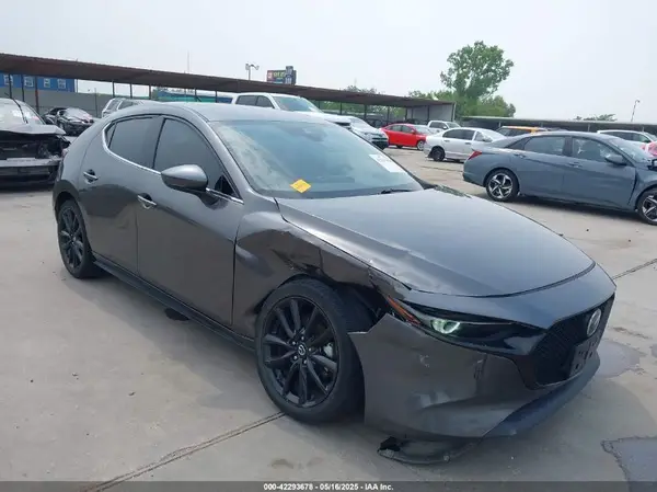 JM1BPANM3K1138988 2019 MAZDA 3 - Image 1