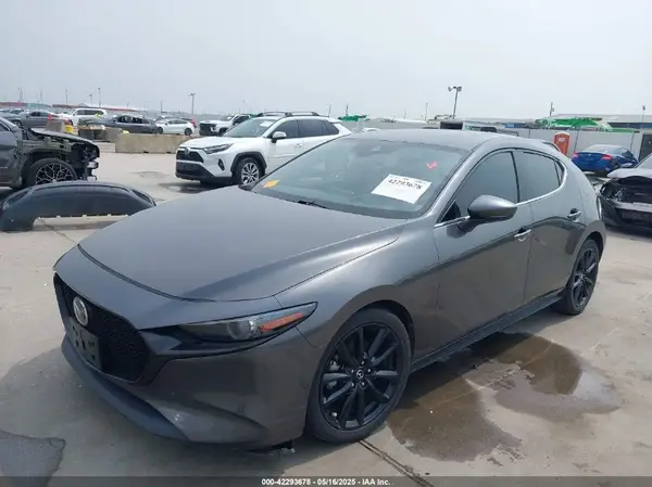 JM1BPANM3K1138988 2019 MAZDA 3 - Image 2