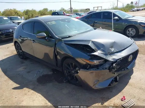 JM1BPANM8K1133477 2019 MAZDA 3 - Image 1
