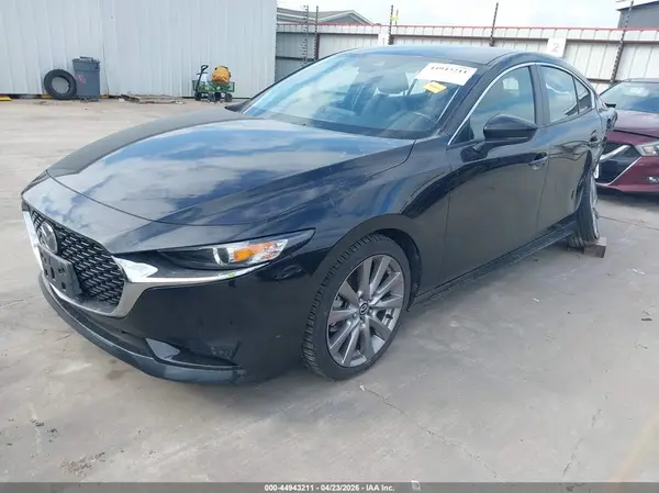 JM1BPBAM5K1132010 2019 MAZDA 3 - Image 2