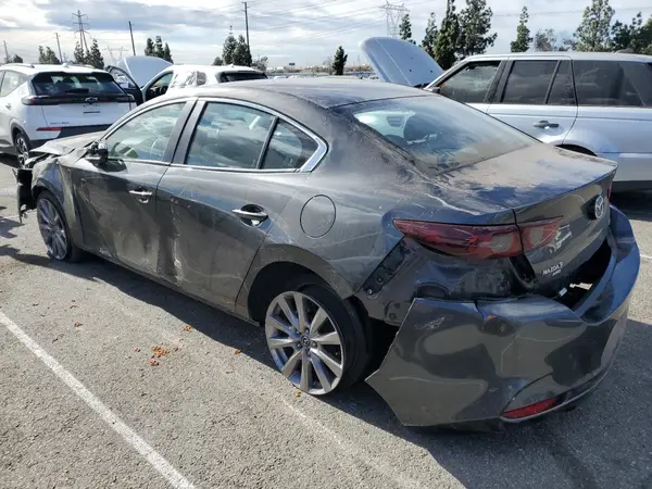 JM1BPBAM6K1134767 2019 MAZDA 3 - Image 2