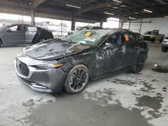JM1BPBAY8M1324365 2021 MAZDA 3